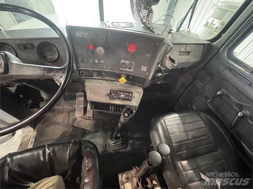 Mack RD690S Containerchassis