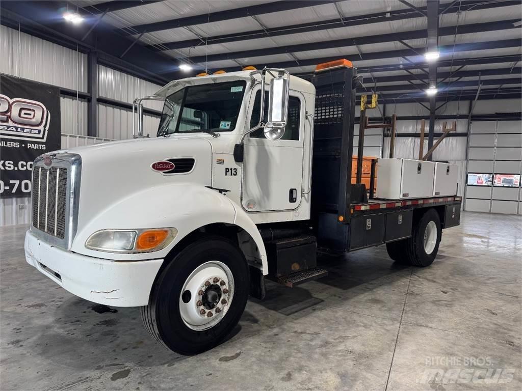 Peterbilt 330 Platte bakwagens