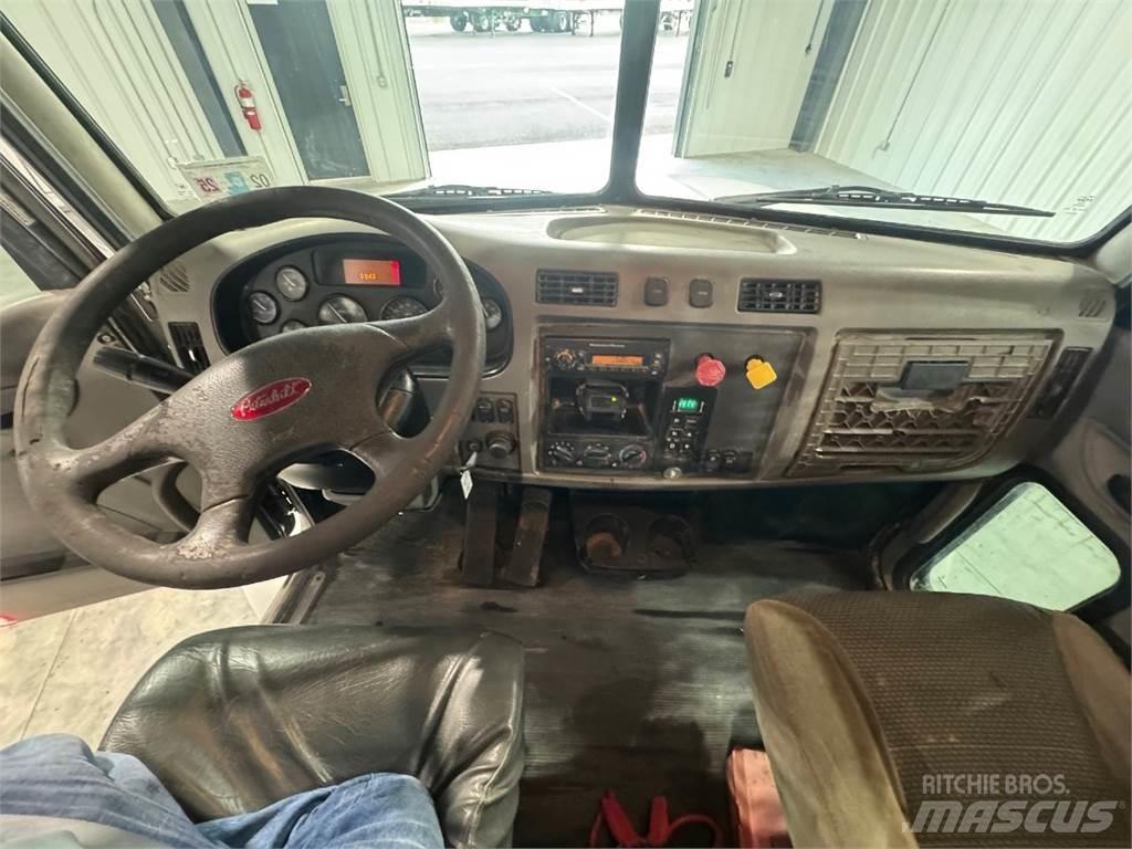Peterbilt 330 Platte bakwagens