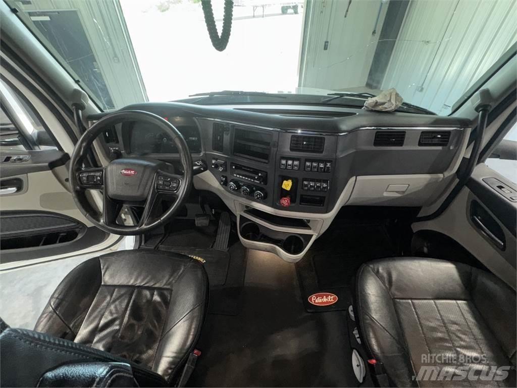 Peterbilt 579 Trekkers