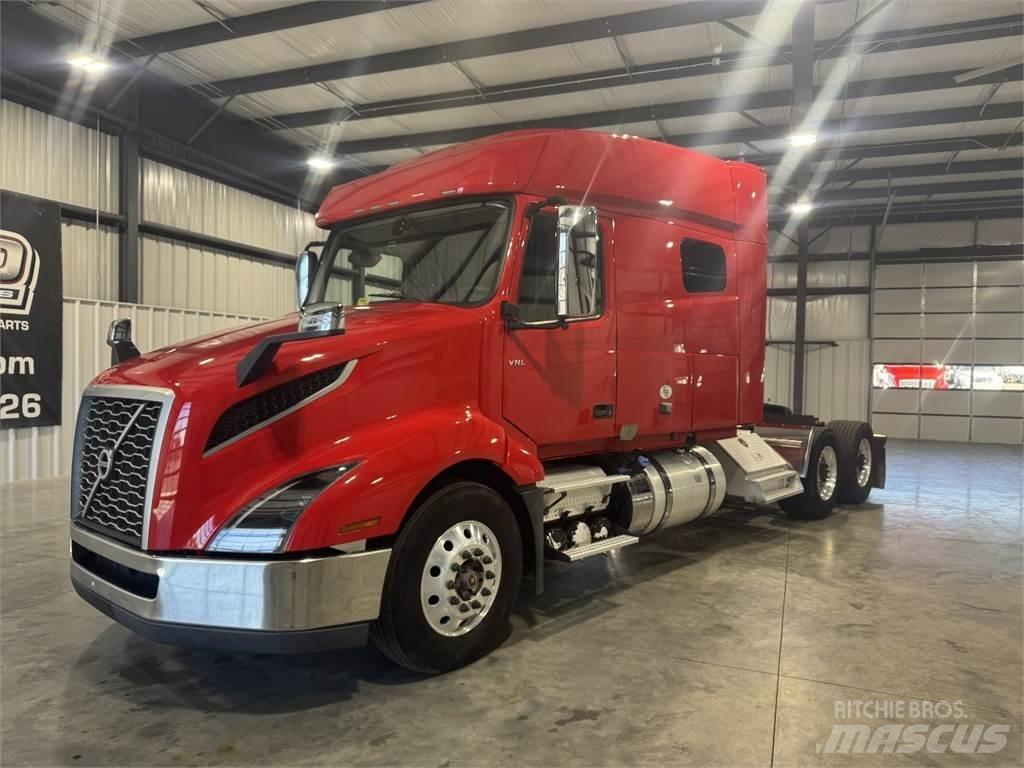 Volvo VNL64T740 Trekkers