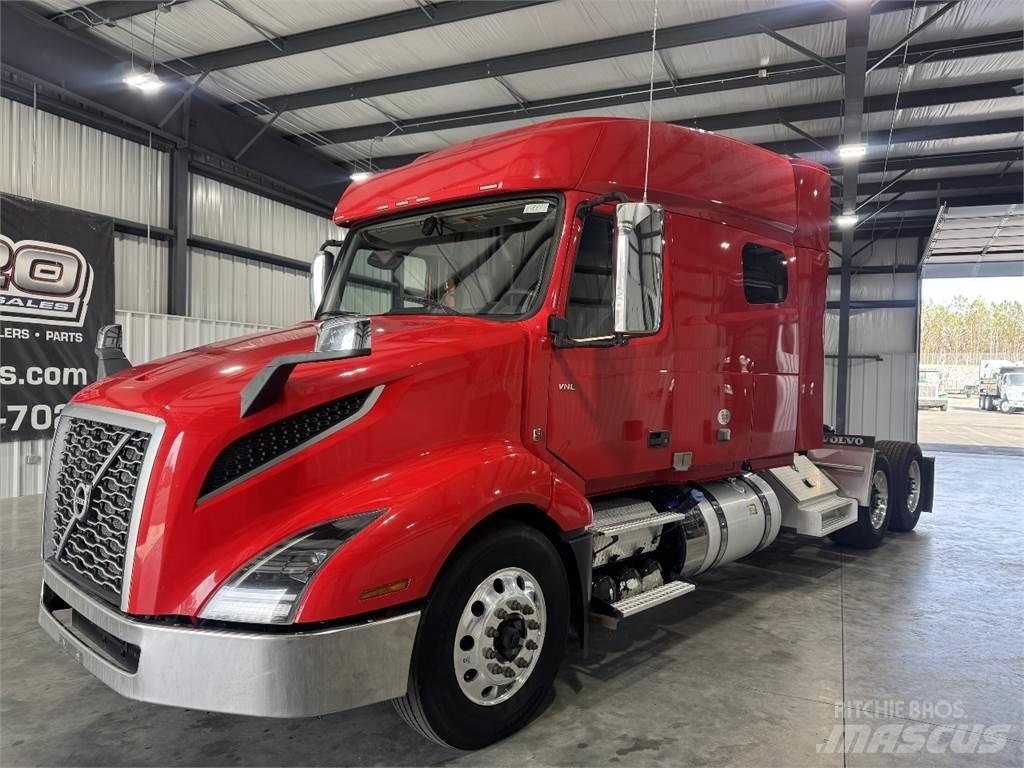 Volvo VNL64T740 Trekkers