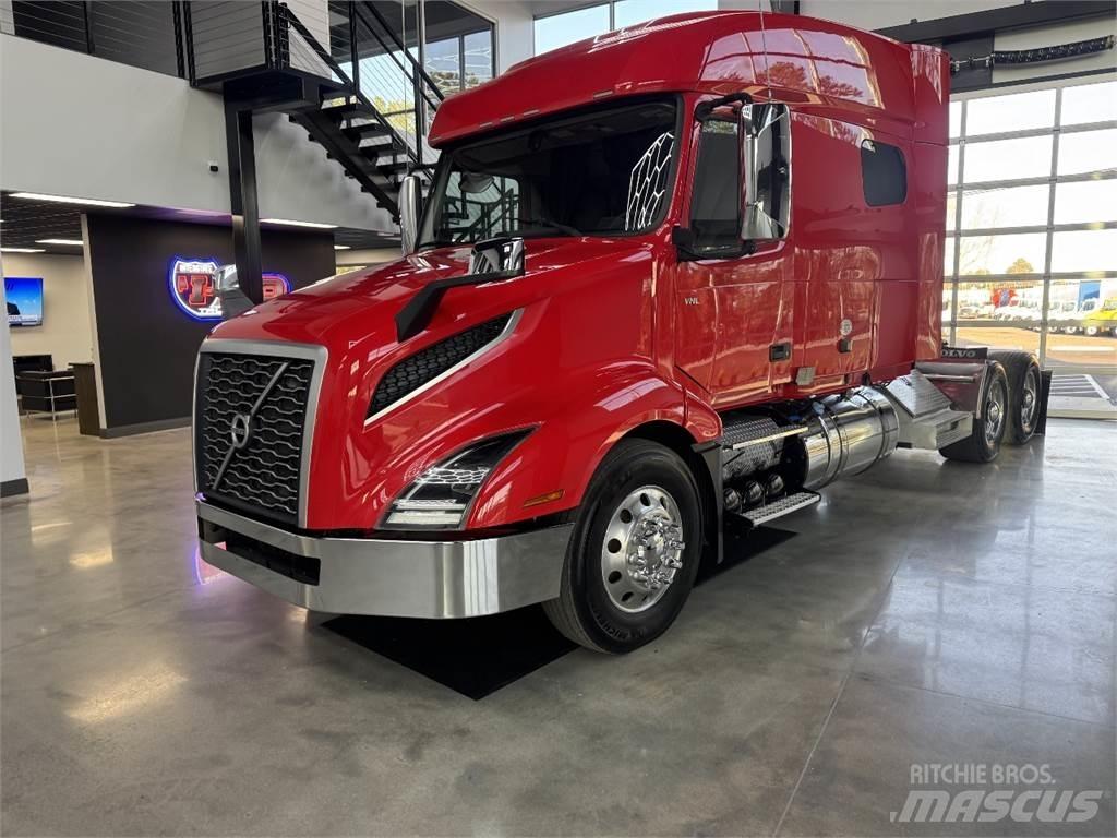 Volvo VNL64T740 Trekkers