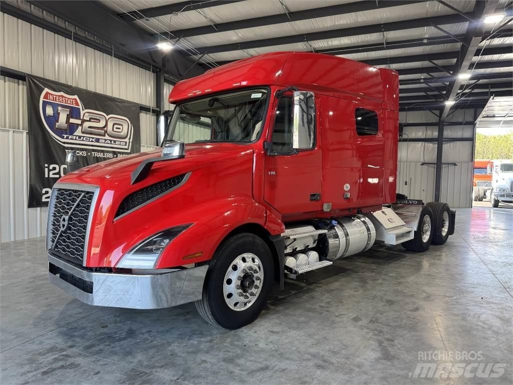 Volvo VNL64T740 Trekkers