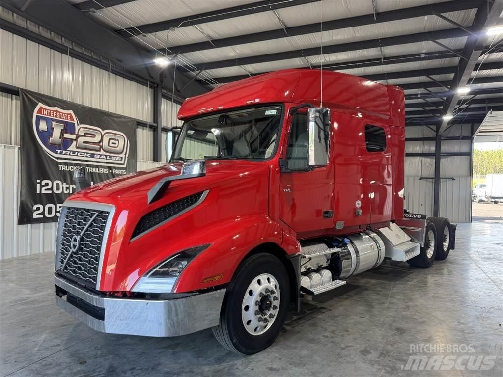 Volvo VNL64T740 Trekkers