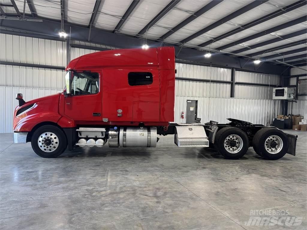 Volvo VNL64T740 Trekkers