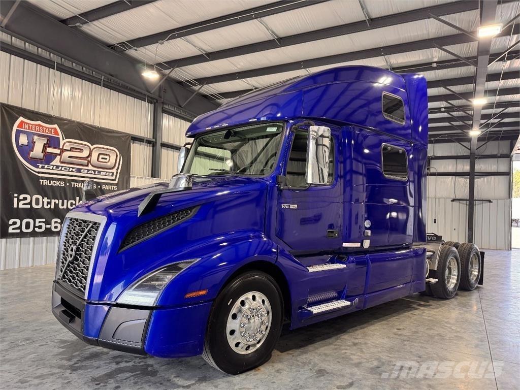 Volvo VNL860 Trekkers