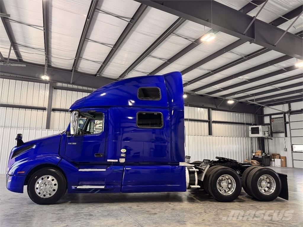 Volvo VNL860 Trekkers