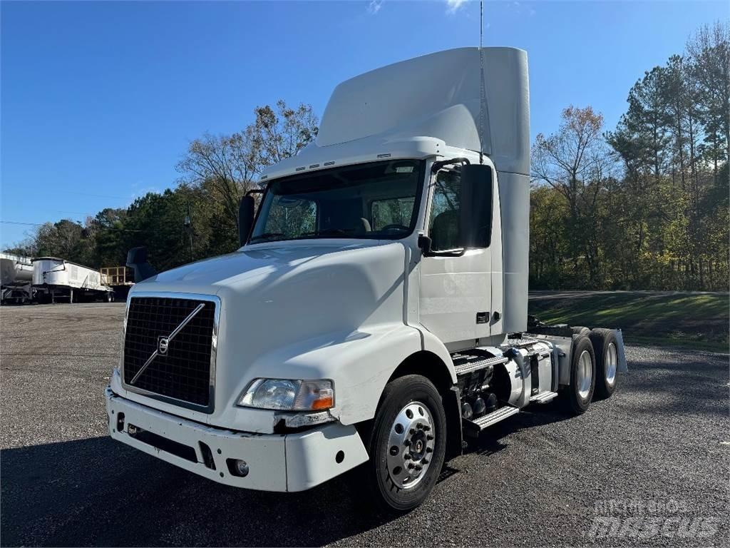 Volvo VNM64T200 Trekkers