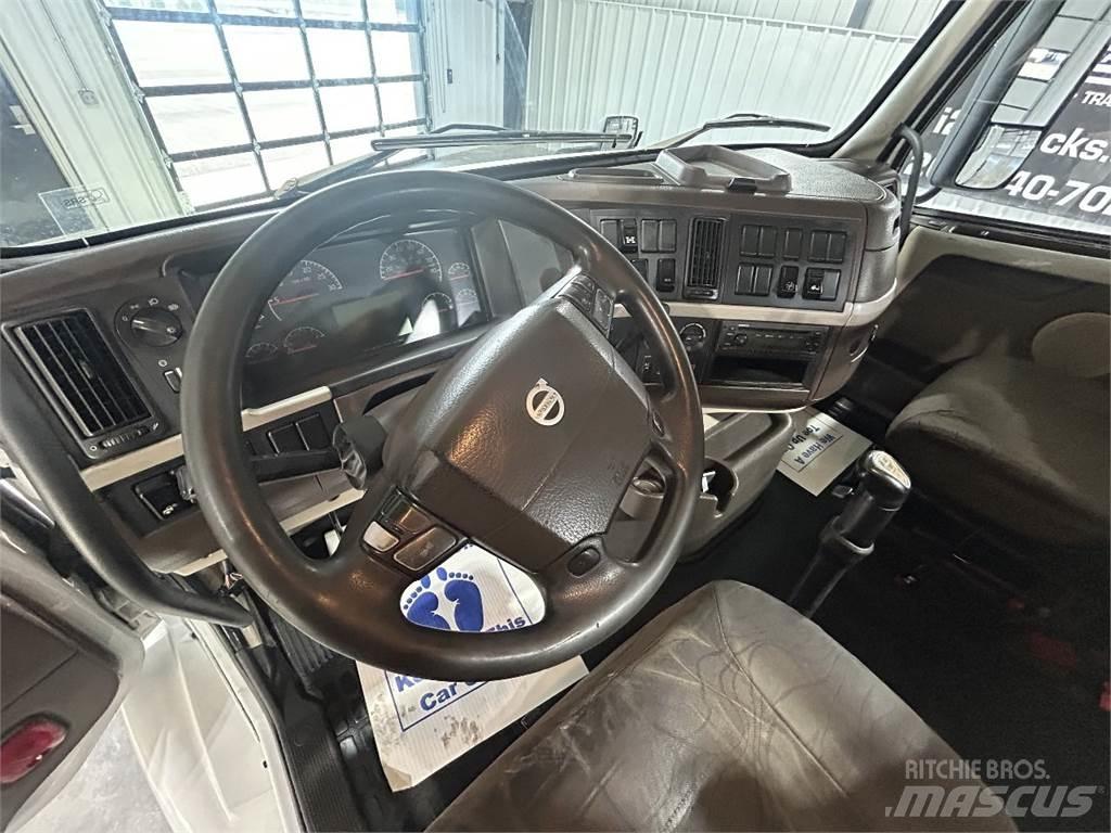 Volvo VNM64T200 Trekkers