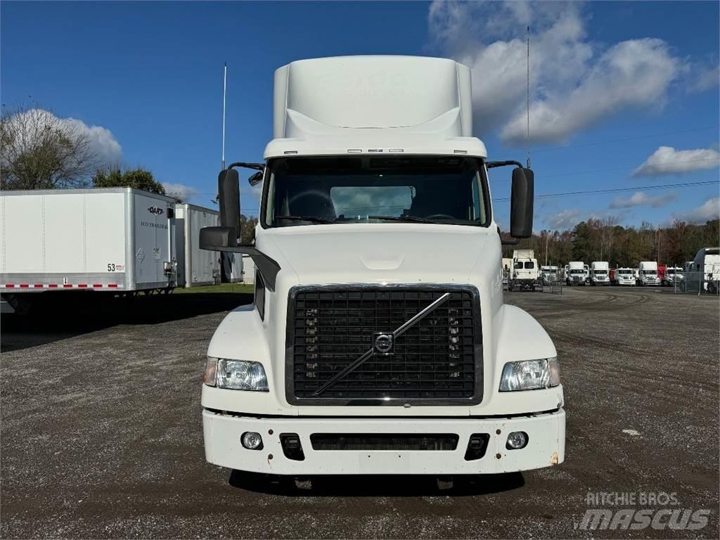 Volvo VNM64T200 Trekkers