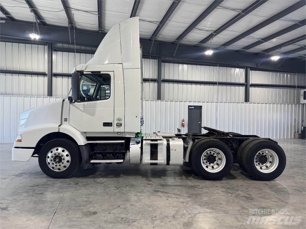 Volvo VNM64T200 Trekkers