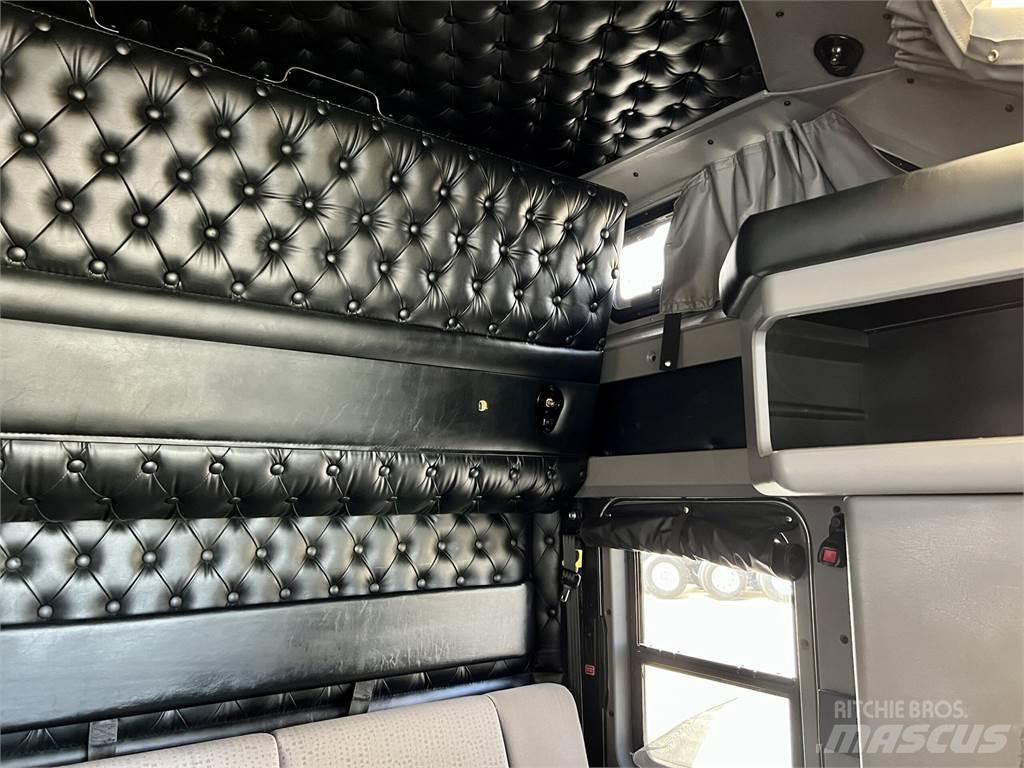Kenworth T800 Trekkers