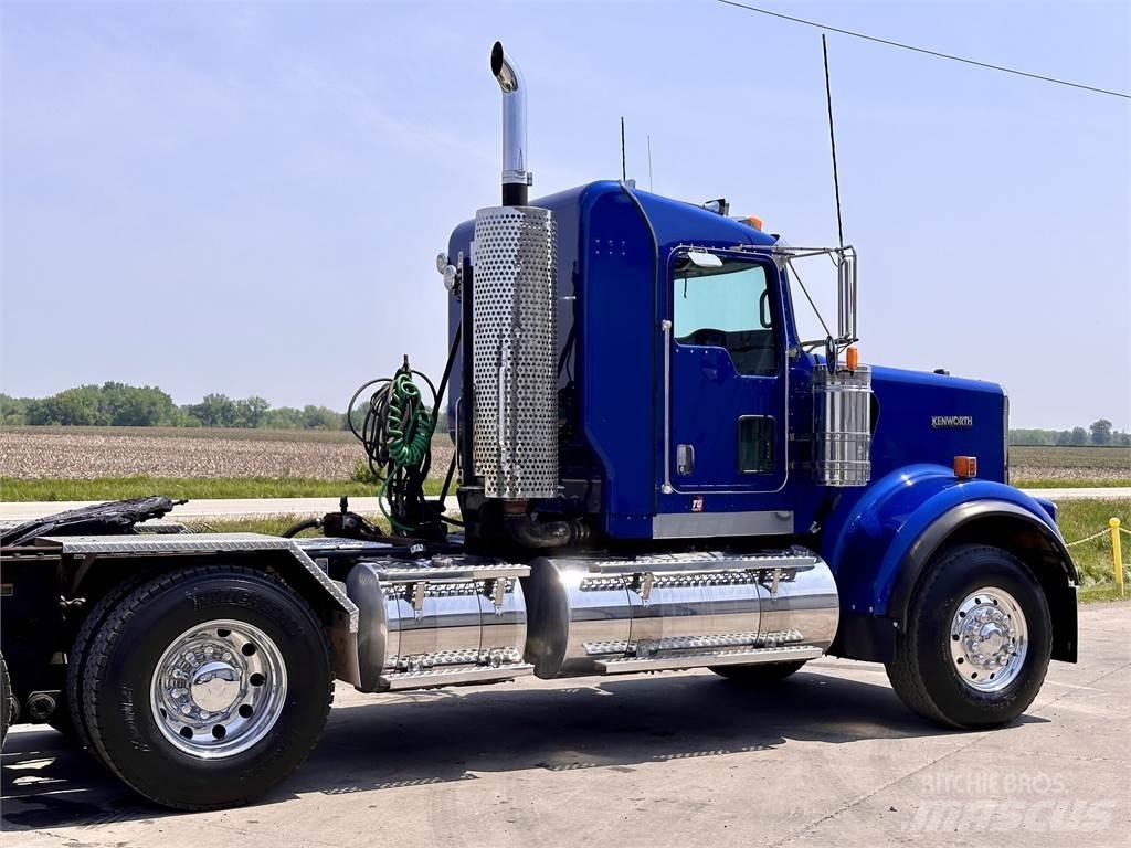 Kenworth W900 Trekkers