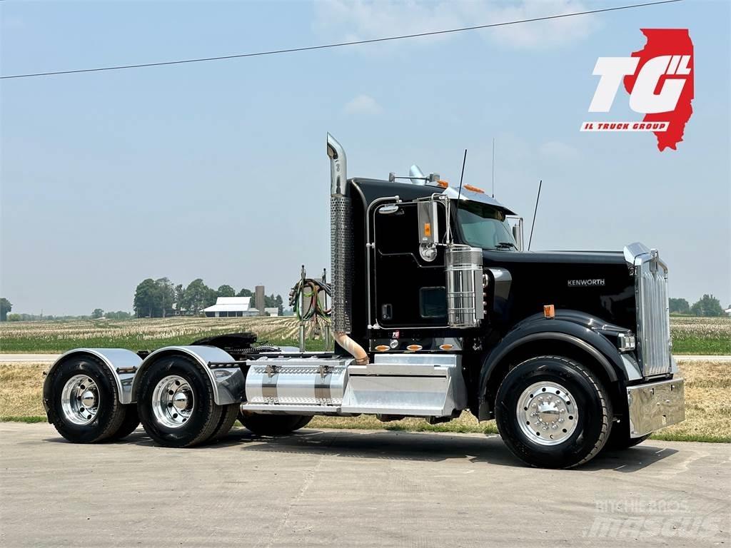 Kenworth W900 Trekkers