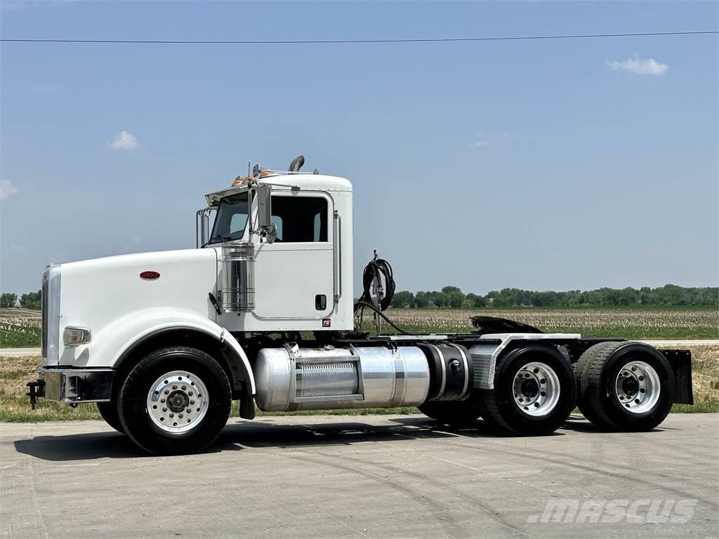 Peterbilt 367 Trekkers
