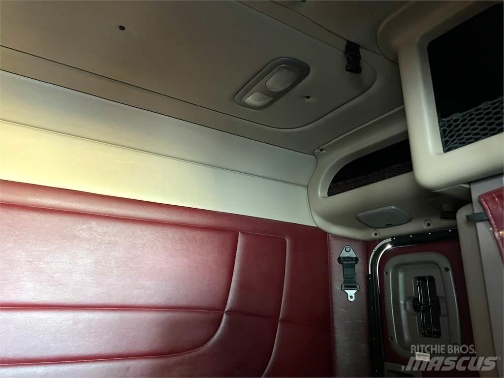 Peterbilt 388 Trekkers