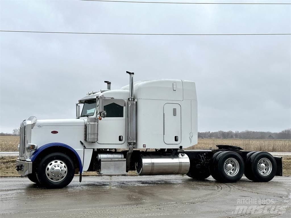 Peterbilt 389 Trekkers