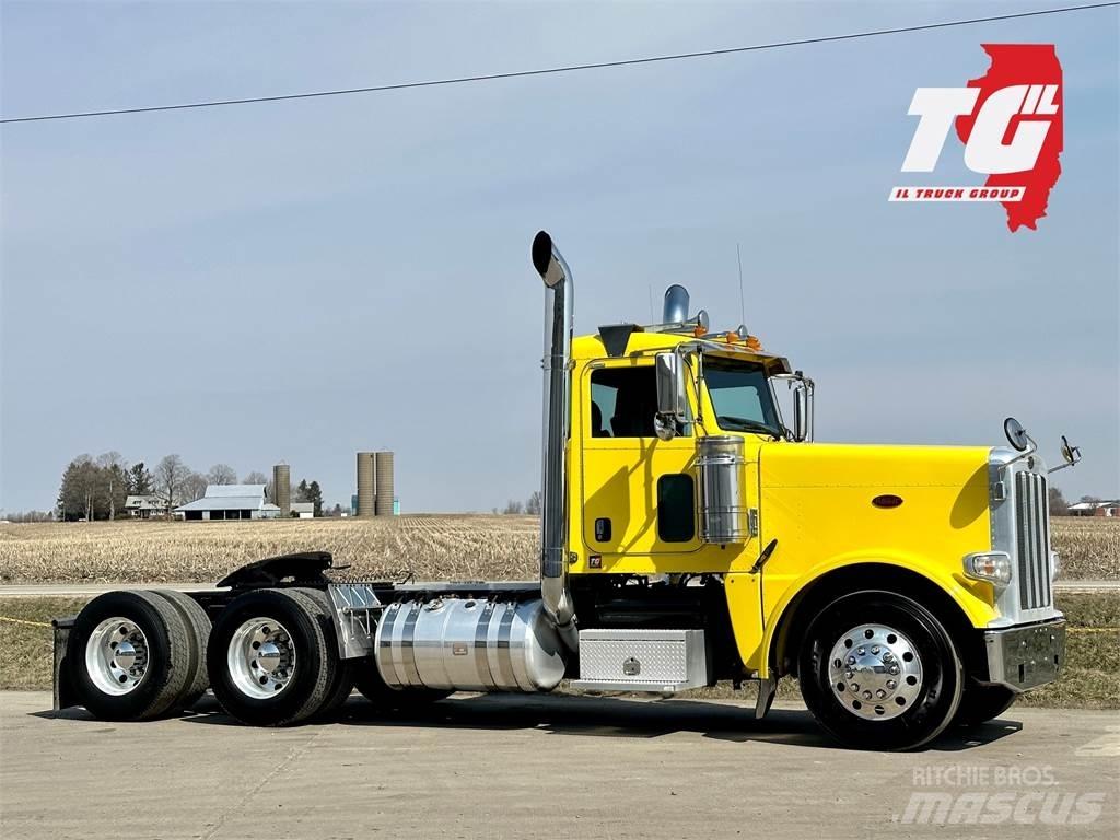 Peterbilt 389 Trekkers