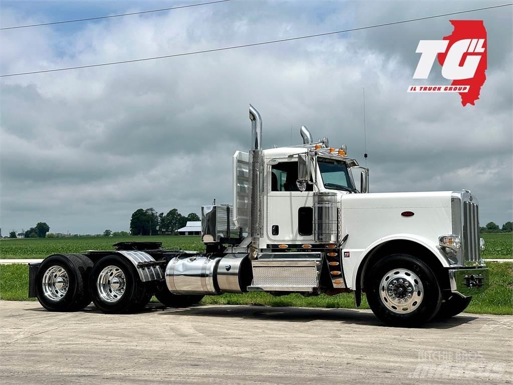 Peterbilt 389 Trekkers