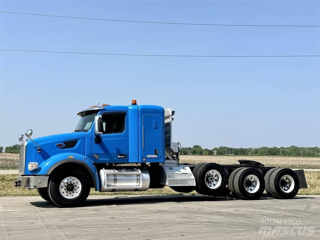 Peterbilt 567 Trekkers