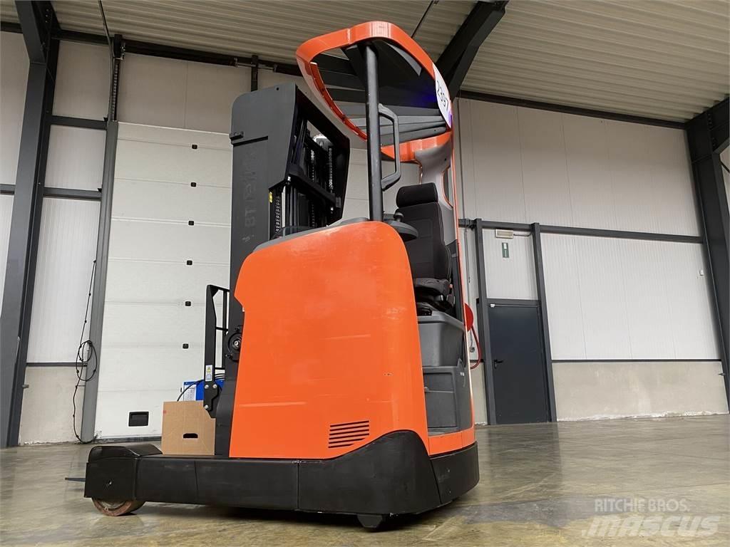 Toyota RRE140H Reachtruck voor hoog niveau