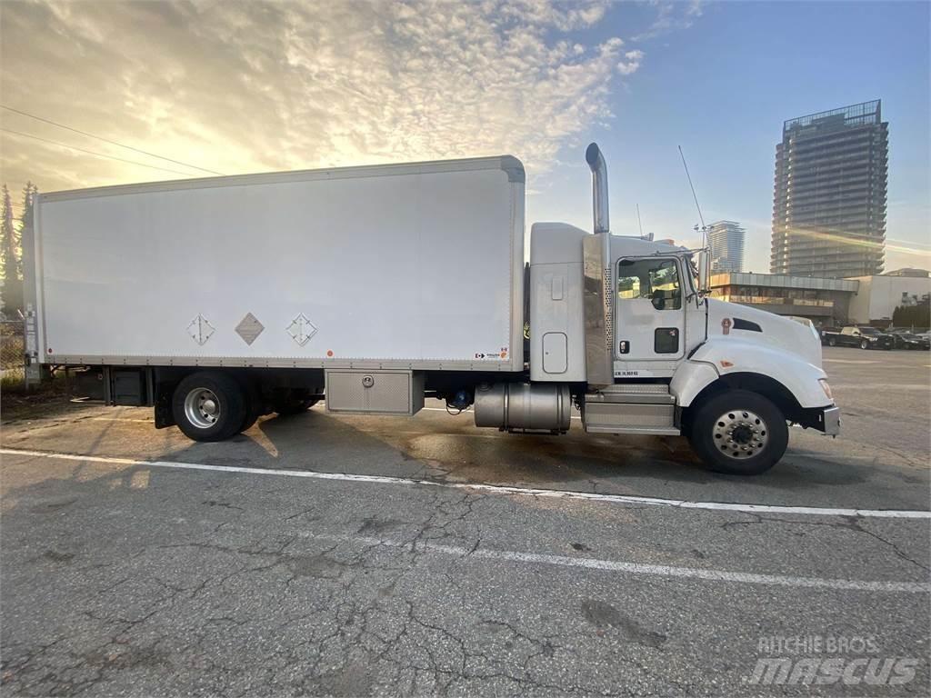Kenworth T440 Chassis met cabine