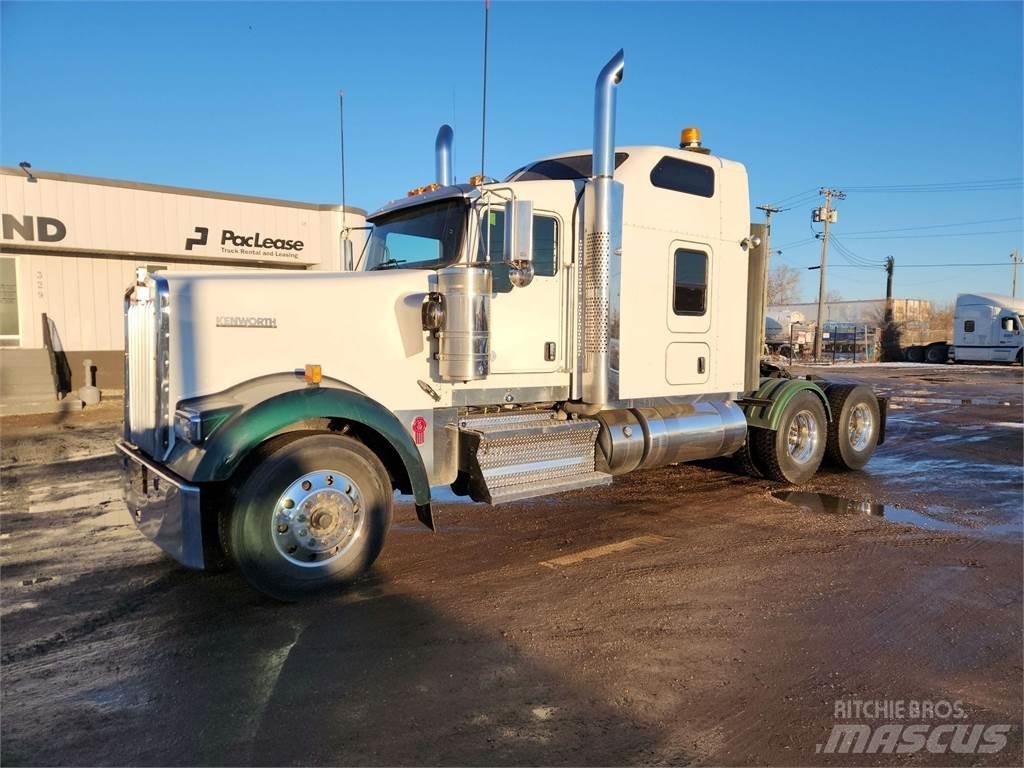Kenworth W900L Trekkers