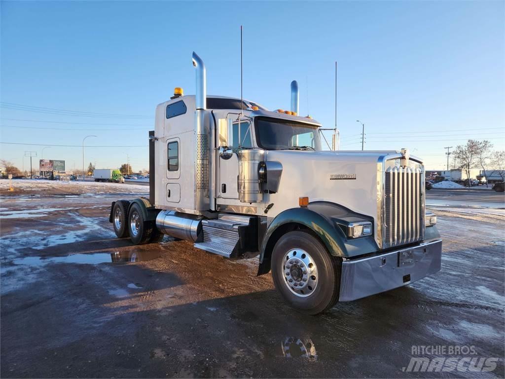 Kenworth W900L Trekkers