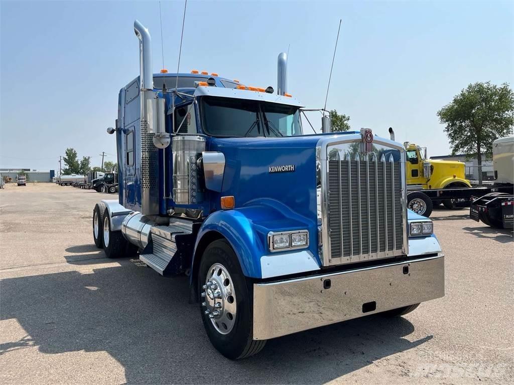 Kenworth W900L Trekkers