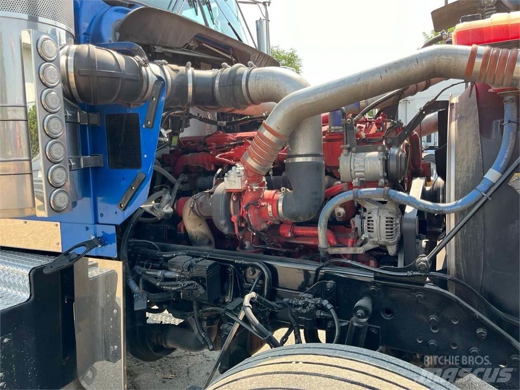 Kenworth W900L Trekkers