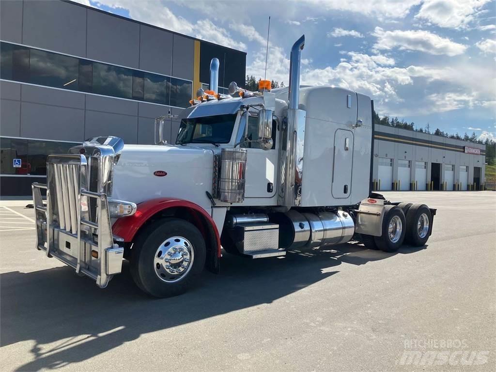 Peterbilt 389 Trekkers