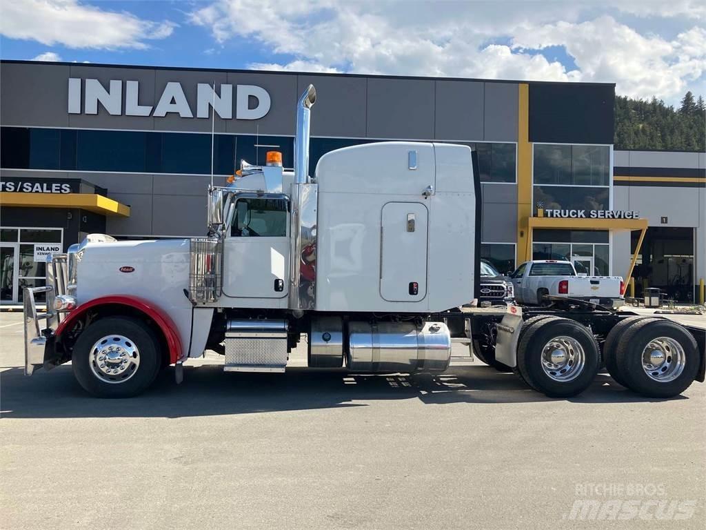 Peterbilt 389 Trekkers