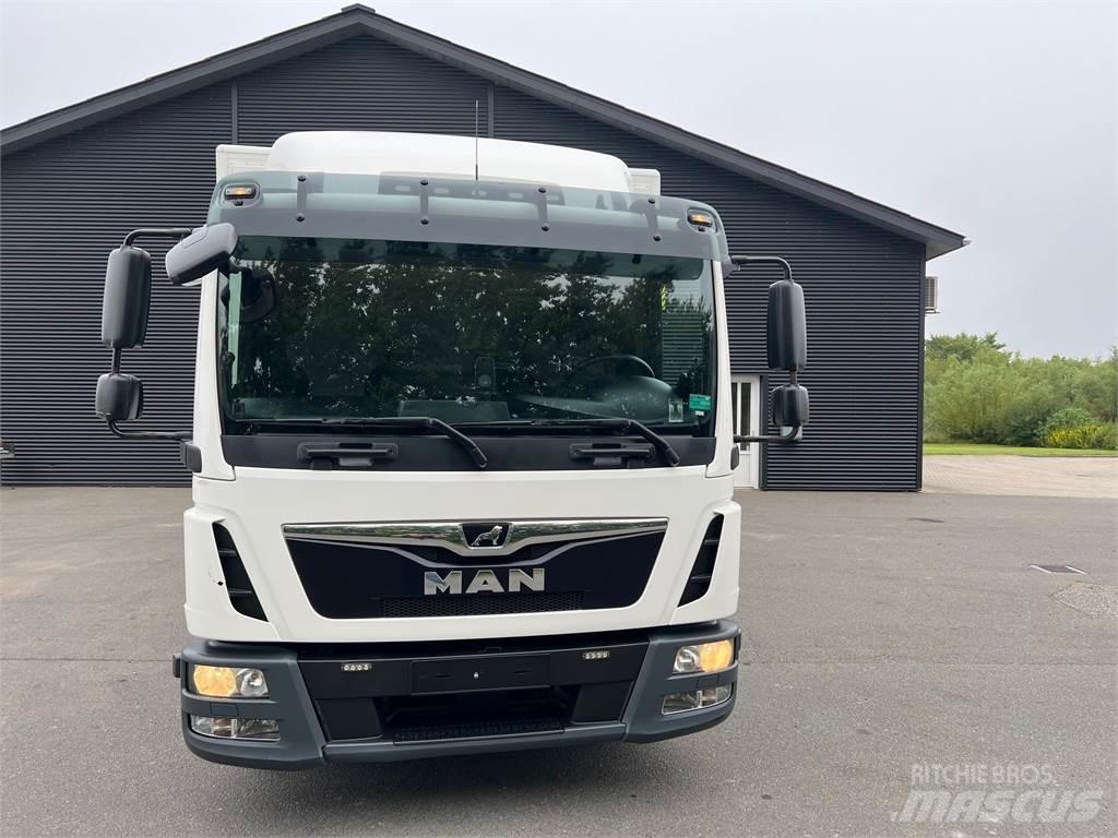 MAN TGL 12.220 Bakwagens met gesloten opbouw