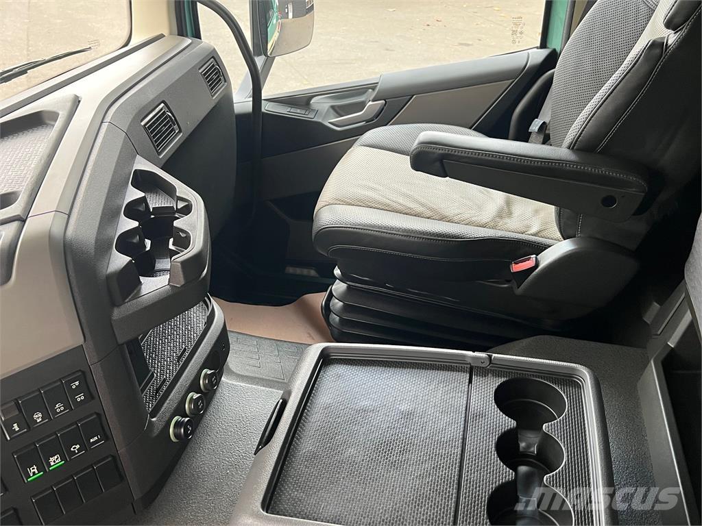 Volvo FM500 Globe Containertrucks met kabelsysteem