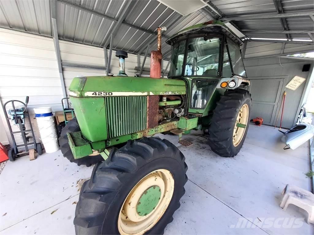 John Deere 4230 Tractoren