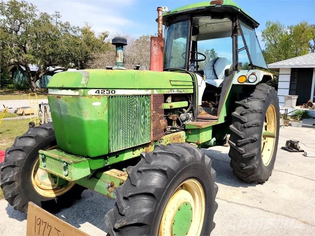 John Deere 4230 Tractoren