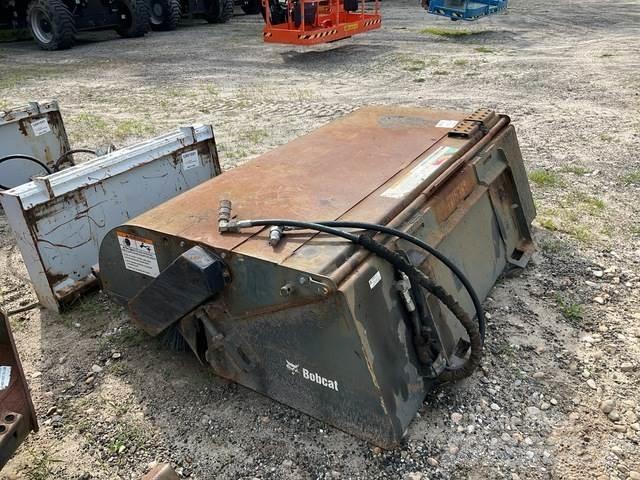 Bobcat 72 Veegmachines