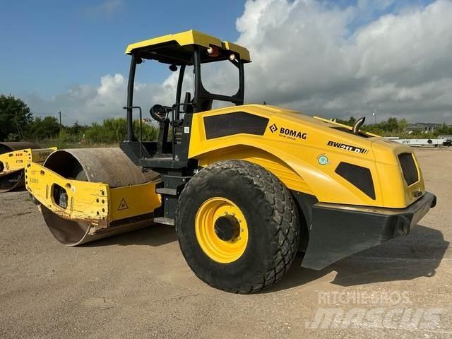 Bomag BW211D-5 Trilrolwalsen