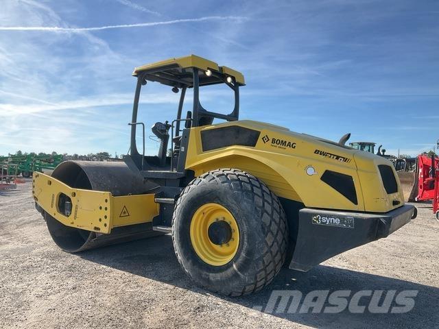 Bomag BW211D-5 Trilrolwalsen