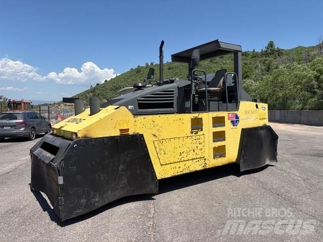 Bomag BW24R Bandenwalsen