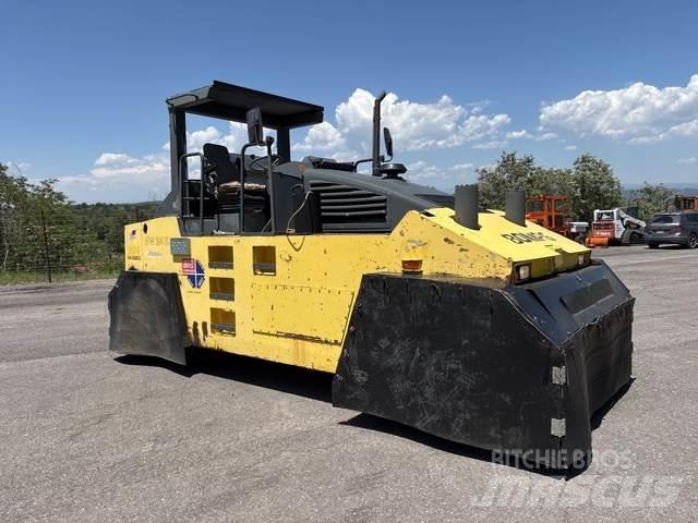 Bomag BW24R Bandenwalsen