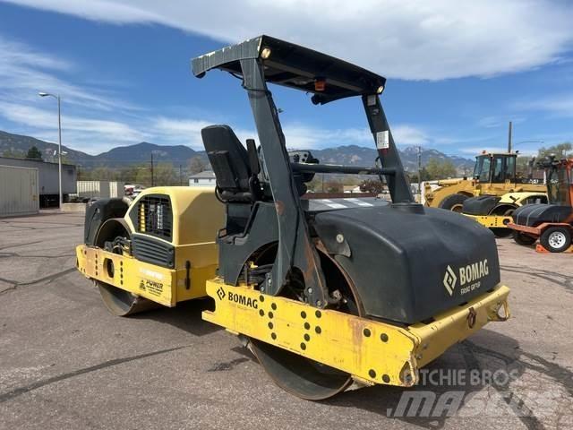 Bomag BW266AD Bandenwalsen