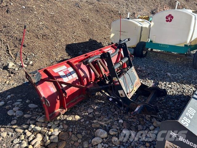 Boss  Sneeuwschuivers en -ploegen