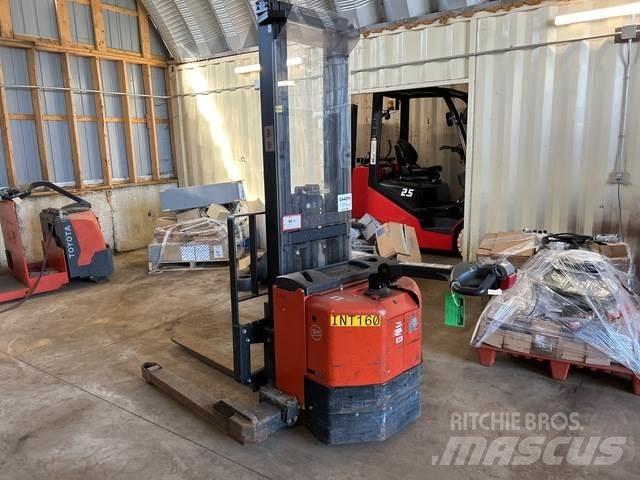 BT SWE1209 Orderpicker voor middelhoog niveau