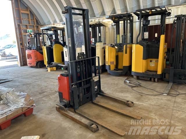 BT SWE1209 Orderpicker voor middelhoog niveau