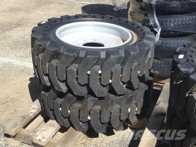  Camso SKS792S Banden, wielen en velgen