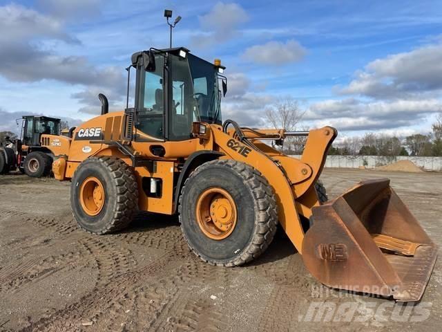 CASE 621E Wielladers