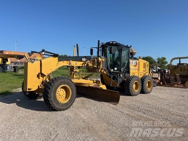 CAT 140 Graders