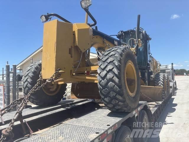 CAT 140 Graders